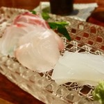 和創作 太 - 〈造り〉
      大分から直送の真鯛、ヒラメ、ヤリイカ