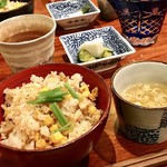 和創作 太 - 〈御飯物〉
      ホタテとトウモロコシの炊き込みご飯
      トウモロコシは予めバターしょうゆ、
      味噌汁、香の物、ほうじ茶
