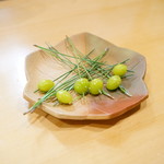 鮨松榮 - 新銀杏翡翠揚 松葉串差し