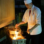 鮨松榮 - 火取り中の大将