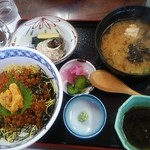 Shiosai - 雲丹イクラ丼。ウマウマです。(*^^*)