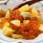 鮨松榮 - 笠間産栗入女将バラちらし