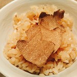 USHIGORO S. - トリュフ＆ザブトンの土鍋ご飯