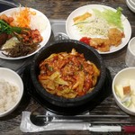 韓国料理ジョウンデー - ランチセット（食事一品＋小料理ビュッフェ）
