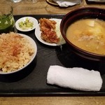 Taishuushokudou Fukurou - 豚汁、唐揚げ、玄米
