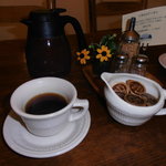 Mori no Naka no Choushoku to Cafe no Mise Cabot Cove - コーヒーのポットサーブ