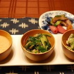 花仙庵 仙仁温泉 岩の湯 - （朝食）山芋、モロヘイヤ、えんどう豆の胡麻和えなどの小鉢