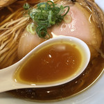 ラーメン屋 トイ・ボックス - 「鶏と水」の優しくも芳醇なスープ