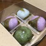 榮太樓總本鋪 - 料理写真:榮太樓總本鋪『道明寺桜餅』