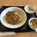佳隆軒 - 汁無し坦々麺
                                実はナッツの食感が結構好きなんですよ（笑）