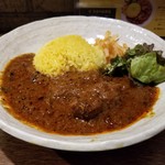 SPICY CURRY 魯珈 - 骨付きスペアリブのポークビンダルゥカレー