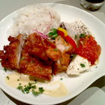 カマカマキッチン アセンブル - ランチプレート：大山地鶏の唐揚げと魚のスチーム（￥980）