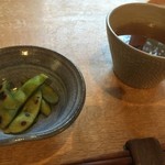 かっこう料理店 - 先付け：焼き枝豆