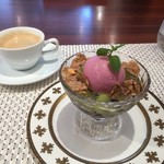 ビストロ ダイア - 巨峰のソルベ、周りはシャインマスカット