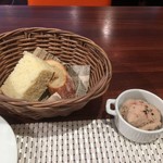 ビストロ ダイア - 自家製パン