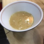 麺屋 権造 - お試しサービスで出して頂いた、の味噌のスープ。