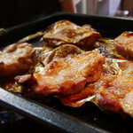 麺処 八木屋 - 料理写真:地鶏ラーメンに乗るチキン