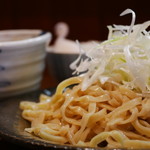 Mendo Koro Yagiya - 麺は国産小麦使用の平打ち麺です。