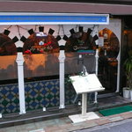 9351653 - 店頭のアラビア文字がいかにもそれっぽい