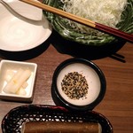 さぼてん - 最初のキャベツ、ゴマ、お新香