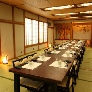 A private room that can accommodate up to 80 people.