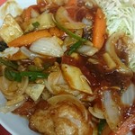 大龍 - 鶏肉ゴロゴロ、玉葱、人参、ピーマン、筍