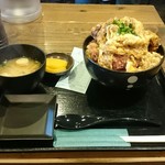 POMMIER - からあげ丼(並)900円