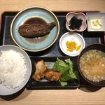 炉端焼き 鷹島本まぐろ 魚然 - 