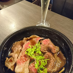 俺のやきとり - 俺の白泡と和牛リブロースすきやき