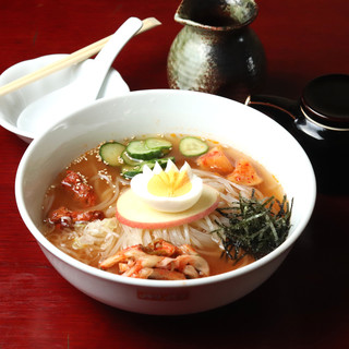 〆も美味しく。スープにこだわった【冷麺】と【カルビラーメン】