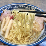 あさりスープの手もみラーメン チャイナポート - 