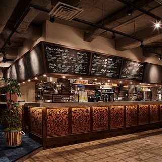 CAFE SALVADOR BUSINESS SALON_1