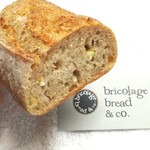 ブリコラージュ ブレッド アンド カンパニー - パンアラシャテーニュ。断面　20180928　栗のほっこり感と素朴な味わいなので、お食事で本当に栗ご飯みたいに♡