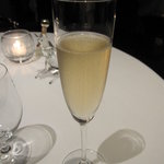リストランテKubotsu - 食前酒に、スパークリングワインのフルーツカクテル 1890円