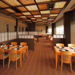 日本料理 瀬戸 - 広々とした店内ホールからは、瀬戸内海を眺めることが出来ます。