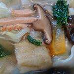 日本滴水坊 - 日本滴水坊 ＠ときわ台 野菜スープの具はキャベツ・ほうれん草・人参・戻し椎茸・木耳・大豆ハム・油揚げ