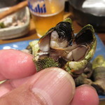 地魚料理 若大将 - 中の身を食べます