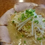 万人家 -  “元祖” 花びらチャーシュー麺！