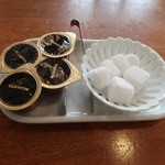レストラン・サカキ - コーヒーのミルクと砂糖