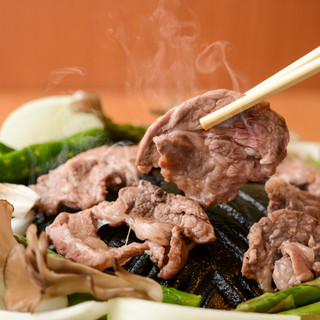 [Charcoal-grilled Genghis Khan (Mutton grilled on a hot plate)] Bring out the best taste of our proud lamb chuck