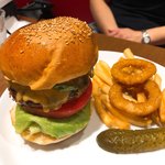 ブラザーズ 日本橋高島屋店 - アボカドチーズバーガー