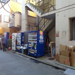 ラーメン二郎 - 第二エリアから望む