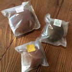 どらやき 亥ノメ - どらやき260円、くるみ、抹茶一個190円