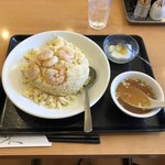 佳隆軒 - 最後の一食はエビ炒飯
                                大盛りです