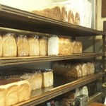 パンブラザースアベ - 食パンは3種類(詳しくは次の写真で)