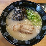 土佐の男が作ったとんこつらーめん 俺式 - ラーメン６８０円