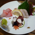 新栄丸 - 刺盛り１人前　1000円