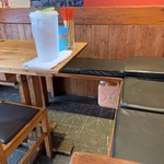 琉球泡盛酒場とぅるるん - 内観写真: