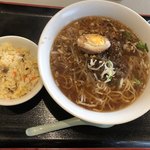 霞舫飯店 - 