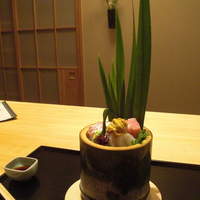 京料理くまがい - 竹筒の器に盛付けられた造り。